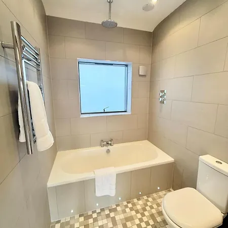 Beautiful Quirky With Spectacular Views 布里斯托