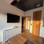 Beautiful Quirky With Spectacular Views Бристоль