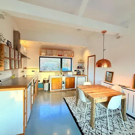 Beautiful Quirky With Spectacular Views Апартаменты Бристоль