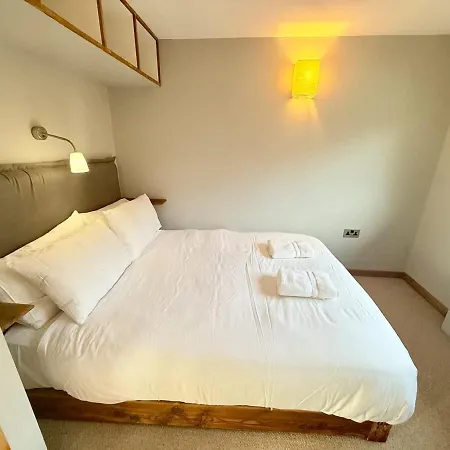 Апартаменты Beautiful Quirky With Spectacular Views Бристоль