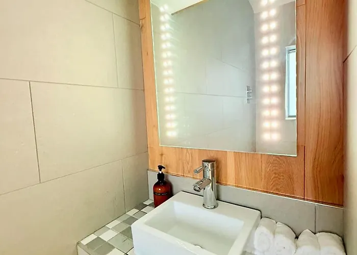 Beautiful Quirky With Spectacular Views Apartmán